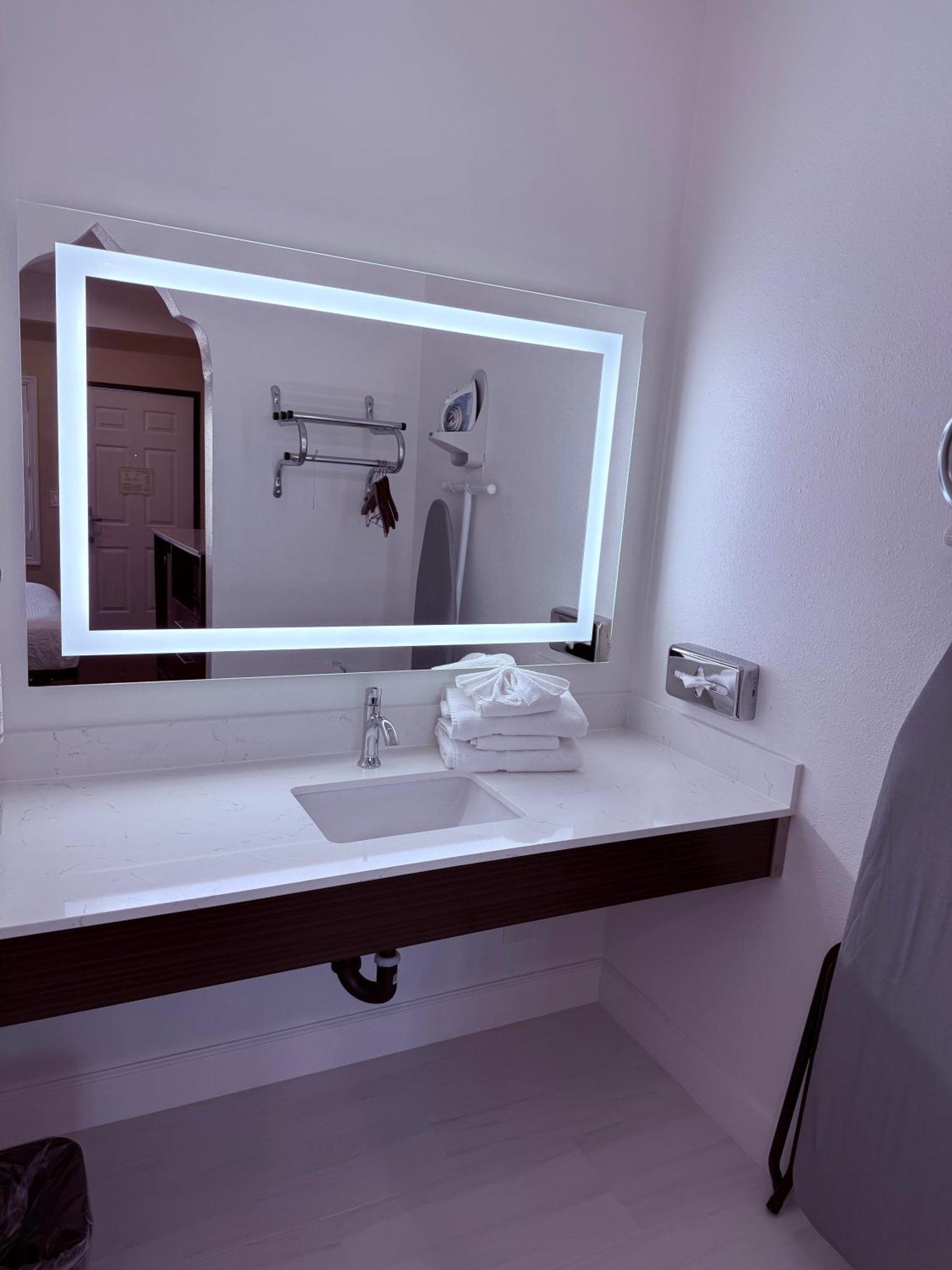 Travelodge By Wyndham Harbor City Los Angeles Luaran gambar